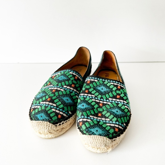 Prada espadrilles Aztec Print embroidered shoes size 37 w/ original box Size 7 - Picture 2 of 9